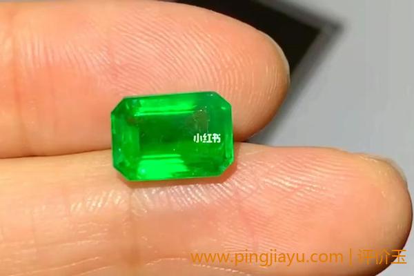 绿色的宝石有哪些品种及图片（了解颜色宝石的奥秘）