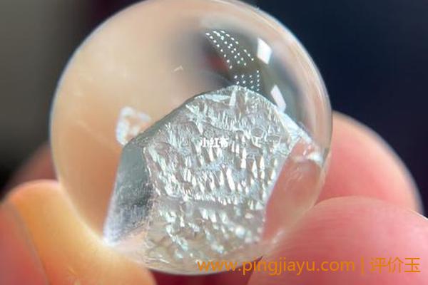 观察水晶的构造