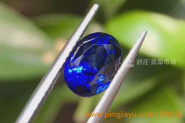  改良蓝宝石（Synthetic Sapphire）